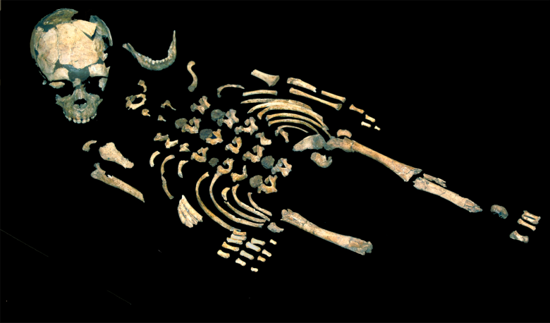 Sépulture de l'enfant Néandertalien du Roc de Marsal